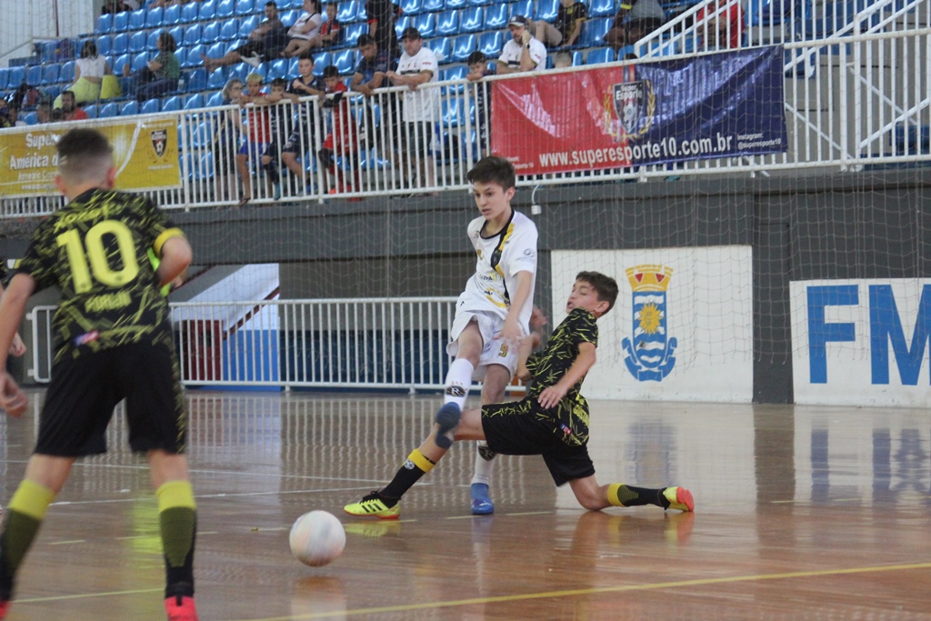 Maratona de jogos e chuva de gols