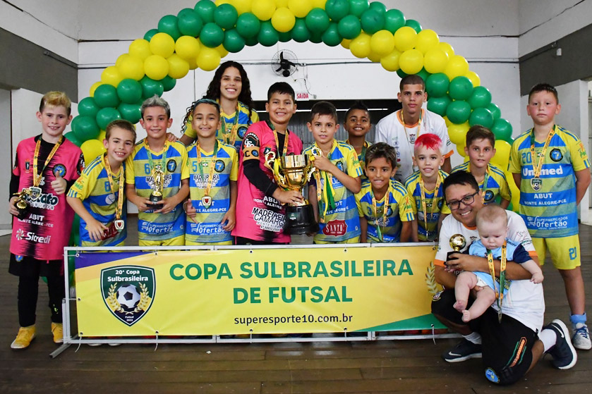 Abut/Monte Alegre faz três e corre para a festa na Sub-08