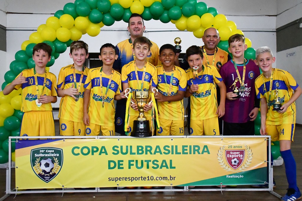 Na Sub-10, Academia Estilo Livre goleia e leva a taça