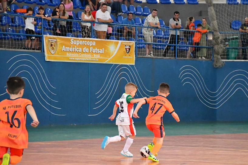 Bola já está rolando na 20ª Supercopa América de Futsal