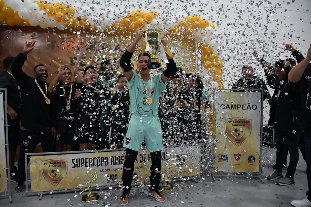 Botafogo leva a Sub-14 nos pênaltis contra o Tuiuti