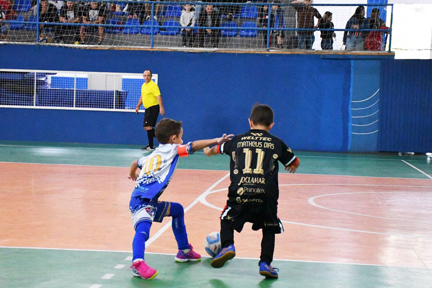 Quatro categorias estão decidindo em Balneário Camboriú