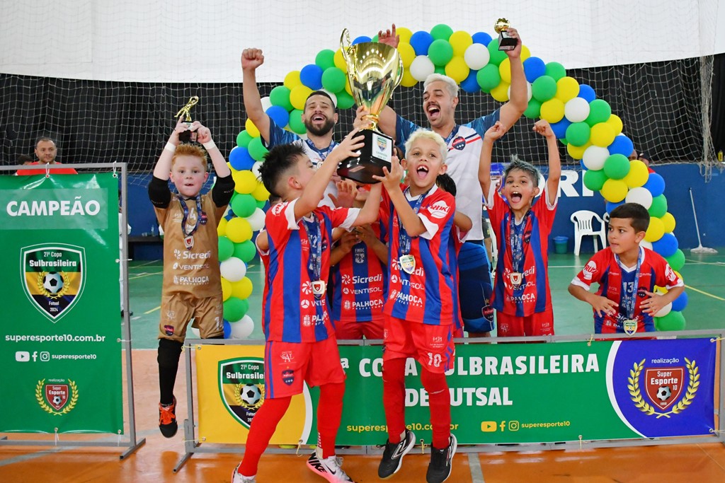 Palhoça leva a primeira taça do dia na Sub-07