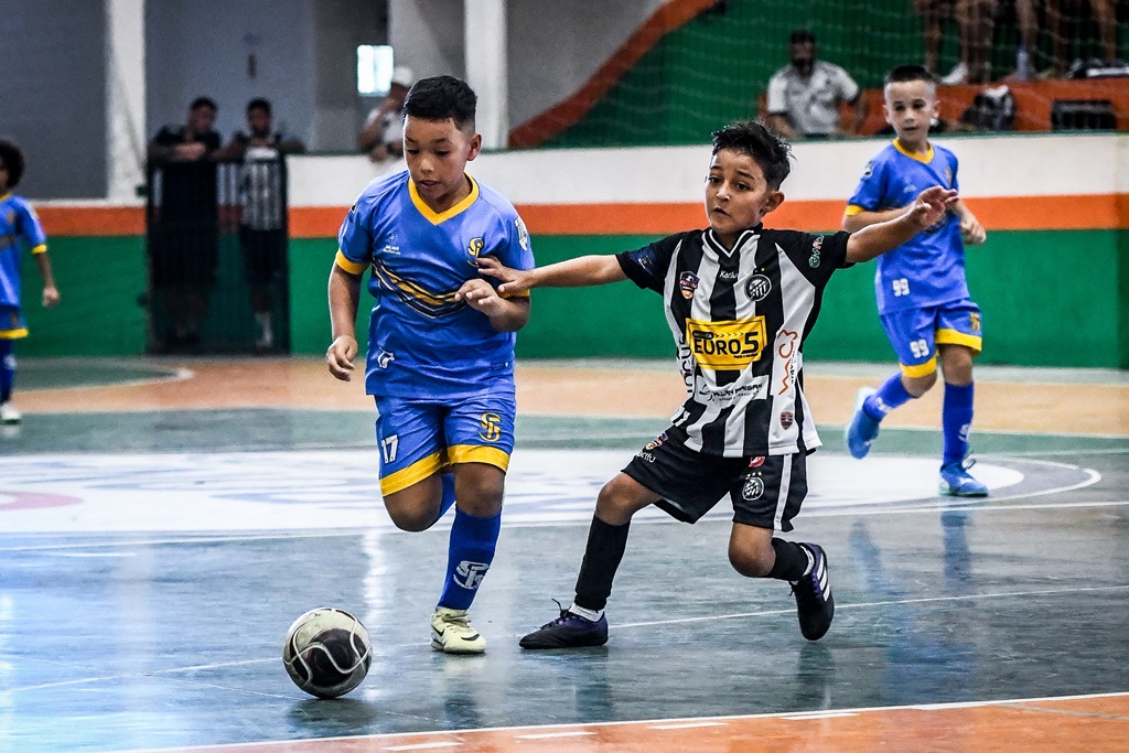 Sub-08 e 09 definem campeões neste domingo