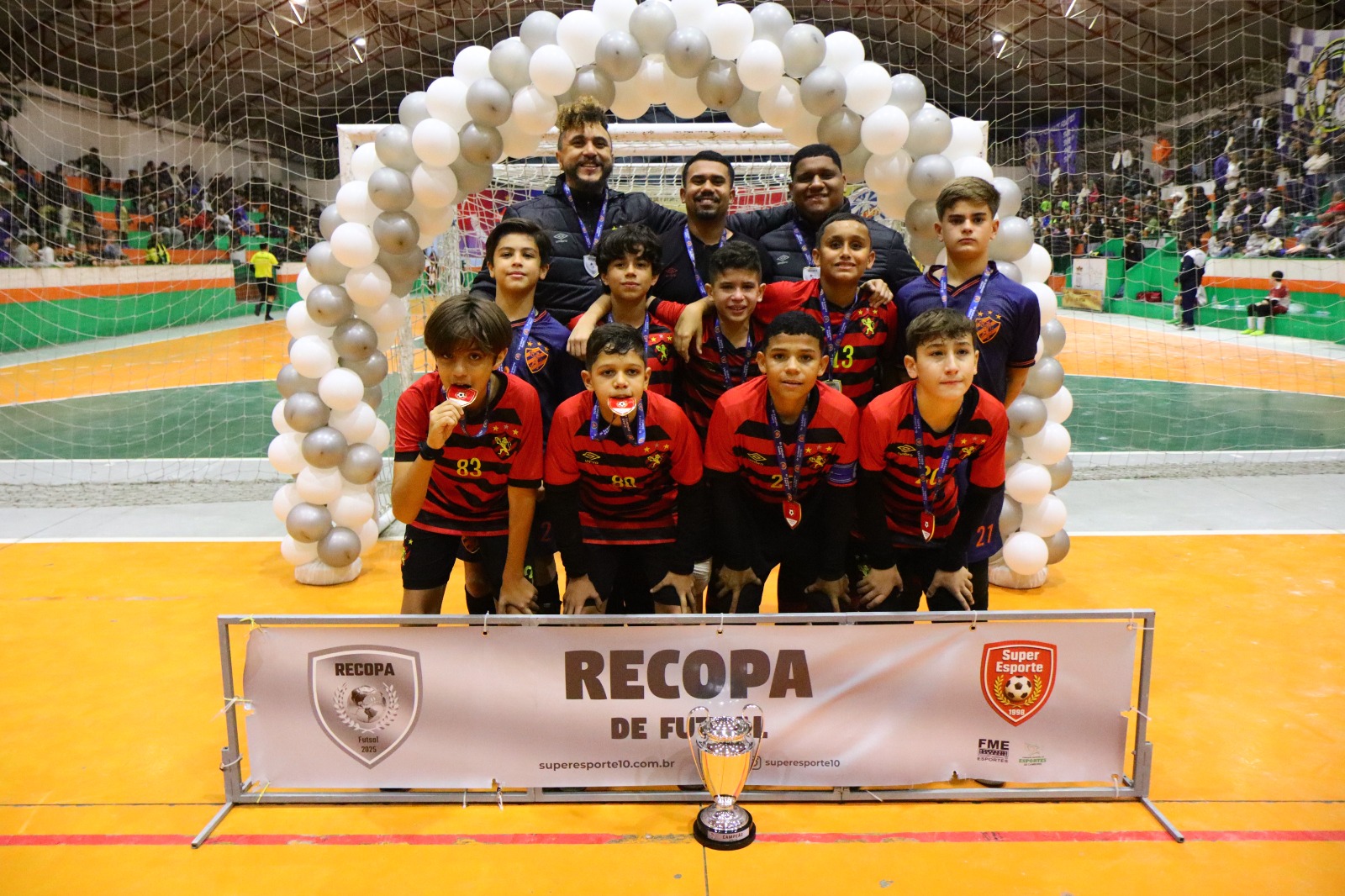 Começam a surgir os primeiros campeões da RECOPA