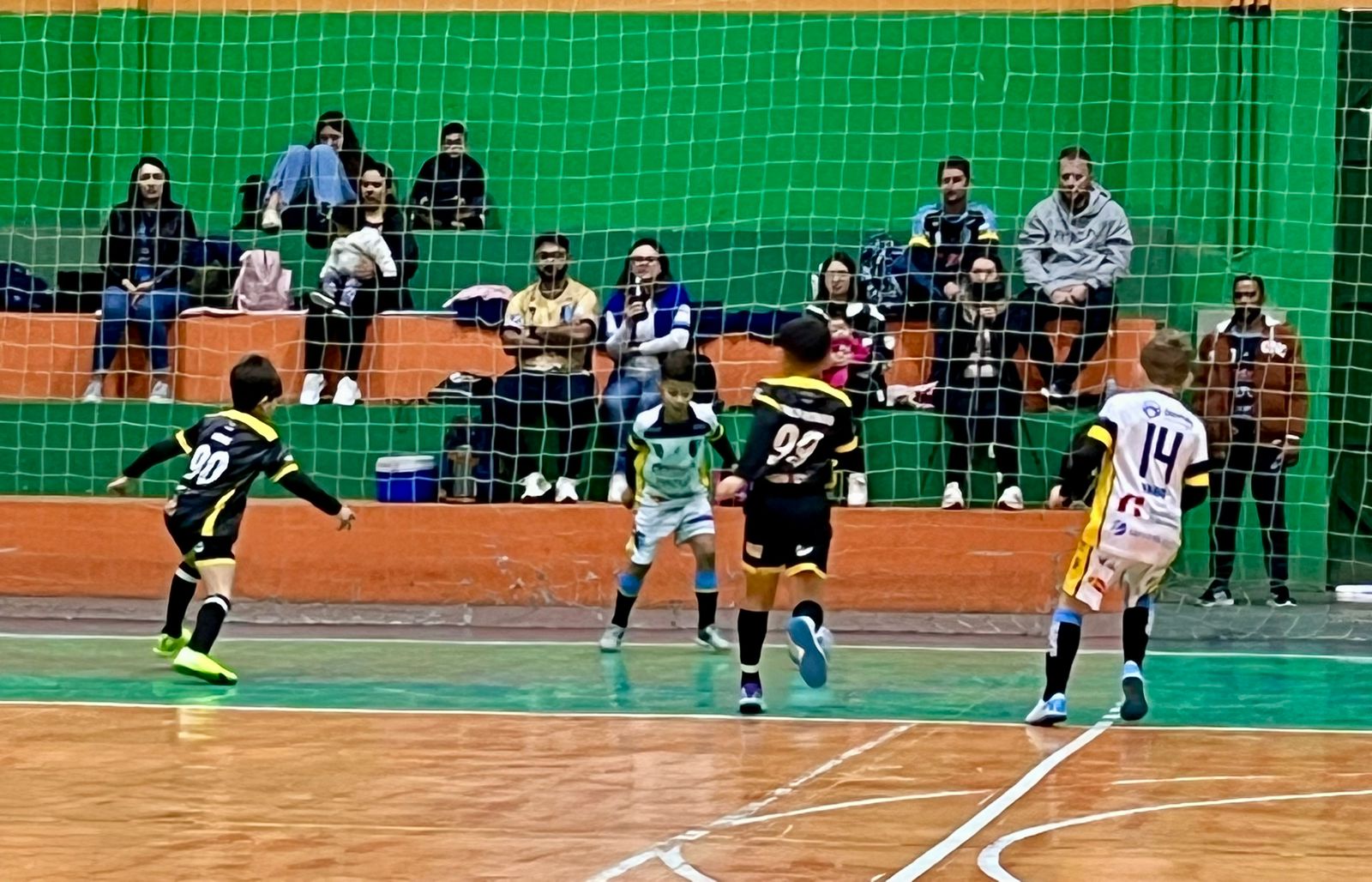 Camboriú sedia os jogos deste domingo